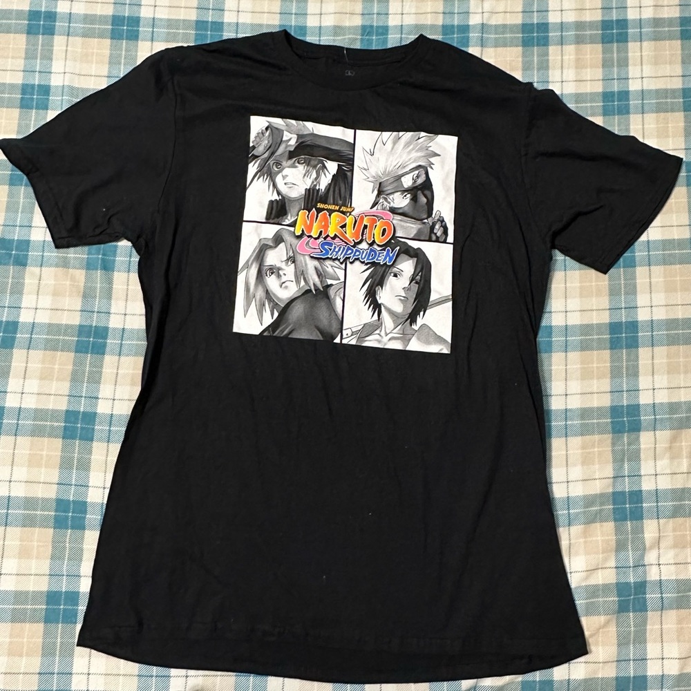 BNWOT Official Naruto merchandise graphic tee sakura sauske naruto